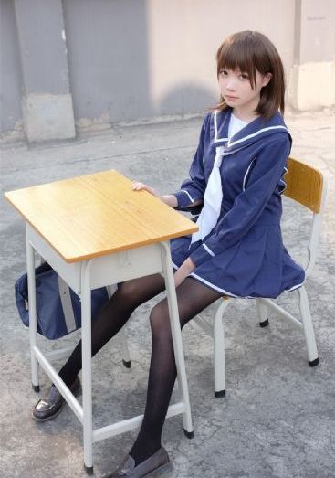25岁的女高中相亲对象