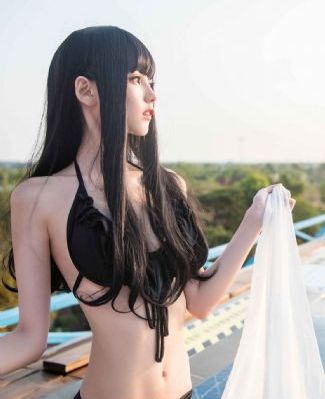 埋在她腿间h喝尿