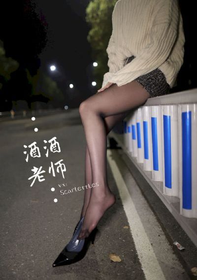 秘书裸侍跪趴等老板调教电影
