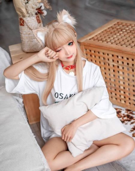 女大学生精油按摩