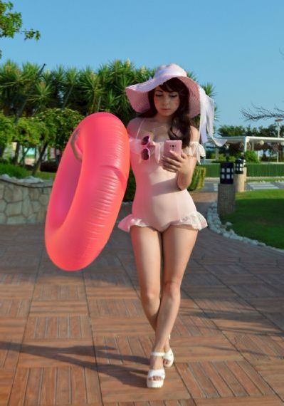 漂亮的女邻居4伦理