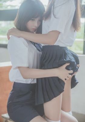 亚洲美女与野兽