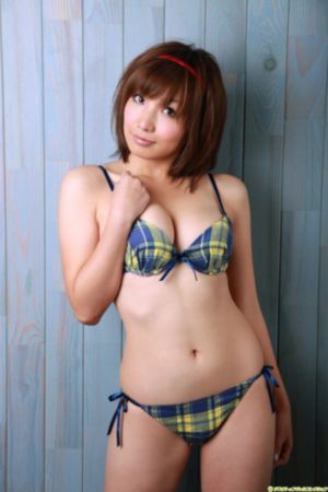她扒下内裤让我爽了一夜动漫